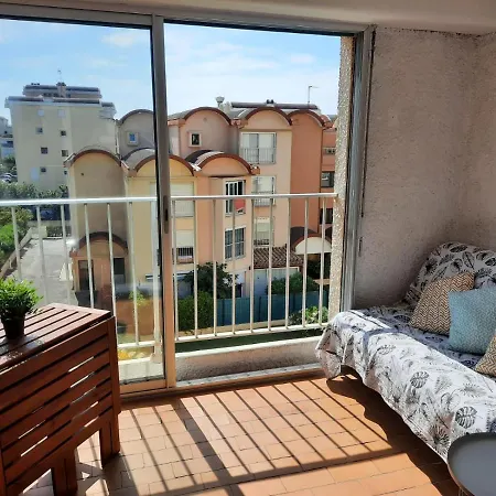 Sur Le Port, Studio Avec Vue Sur La Marina Apartment
